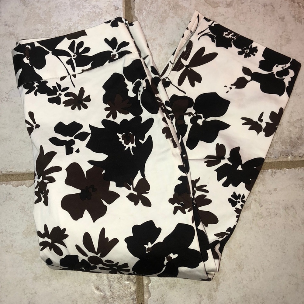 Banana Republic White Capris with Black and Brown Floral Print